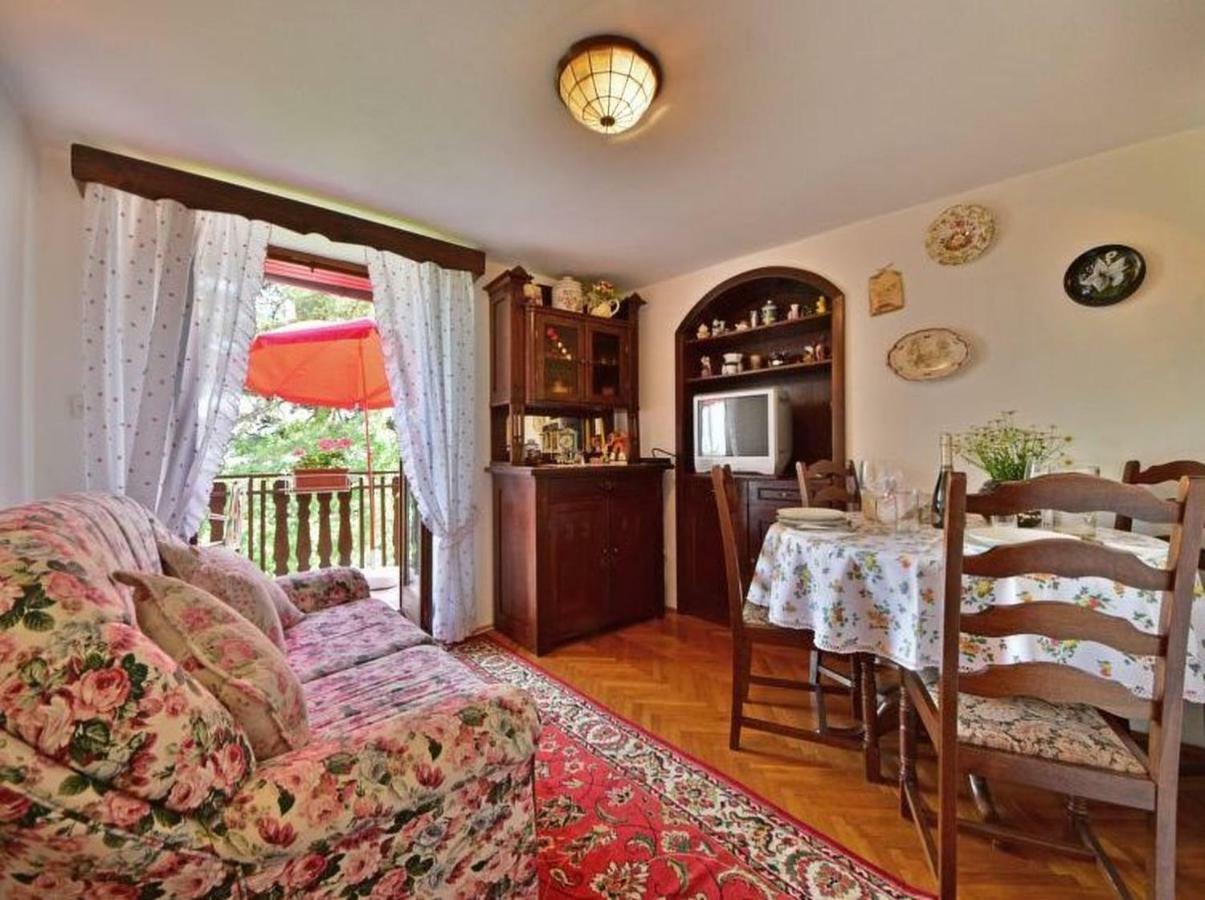 Comfy And Warm Ap With Balcony Surrounded With Beautiful Nature Lovran Eksteriør billede