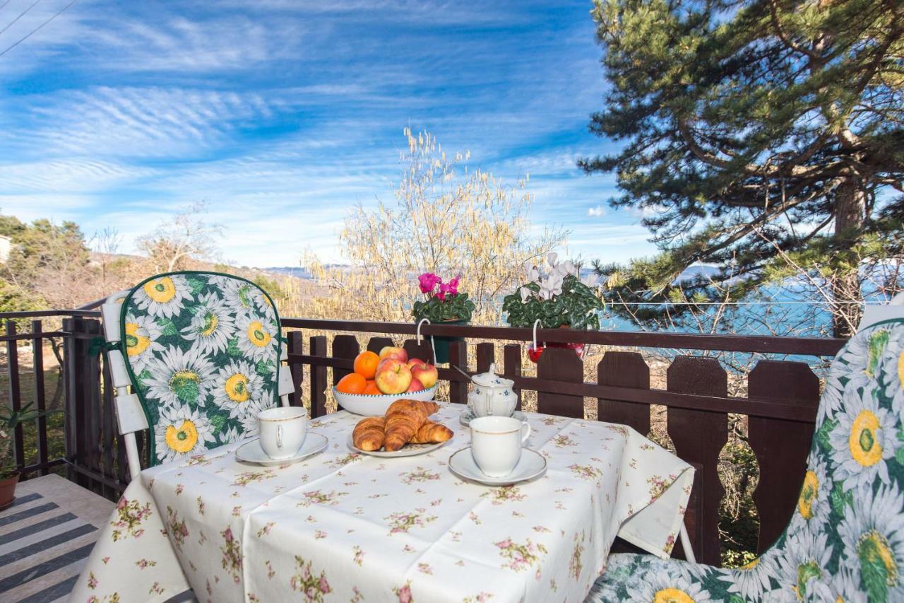 Comfy And Warm Ap With Balcony Surrounded With Beautiful Nature Lovran Eksteriør billede